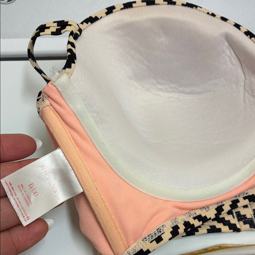 Xhilaration Black and Tan Zigzag Bikini‎ - Picture 2 of 5